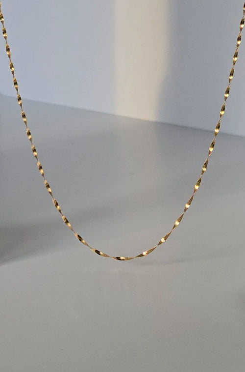 Twisted solid gold chain