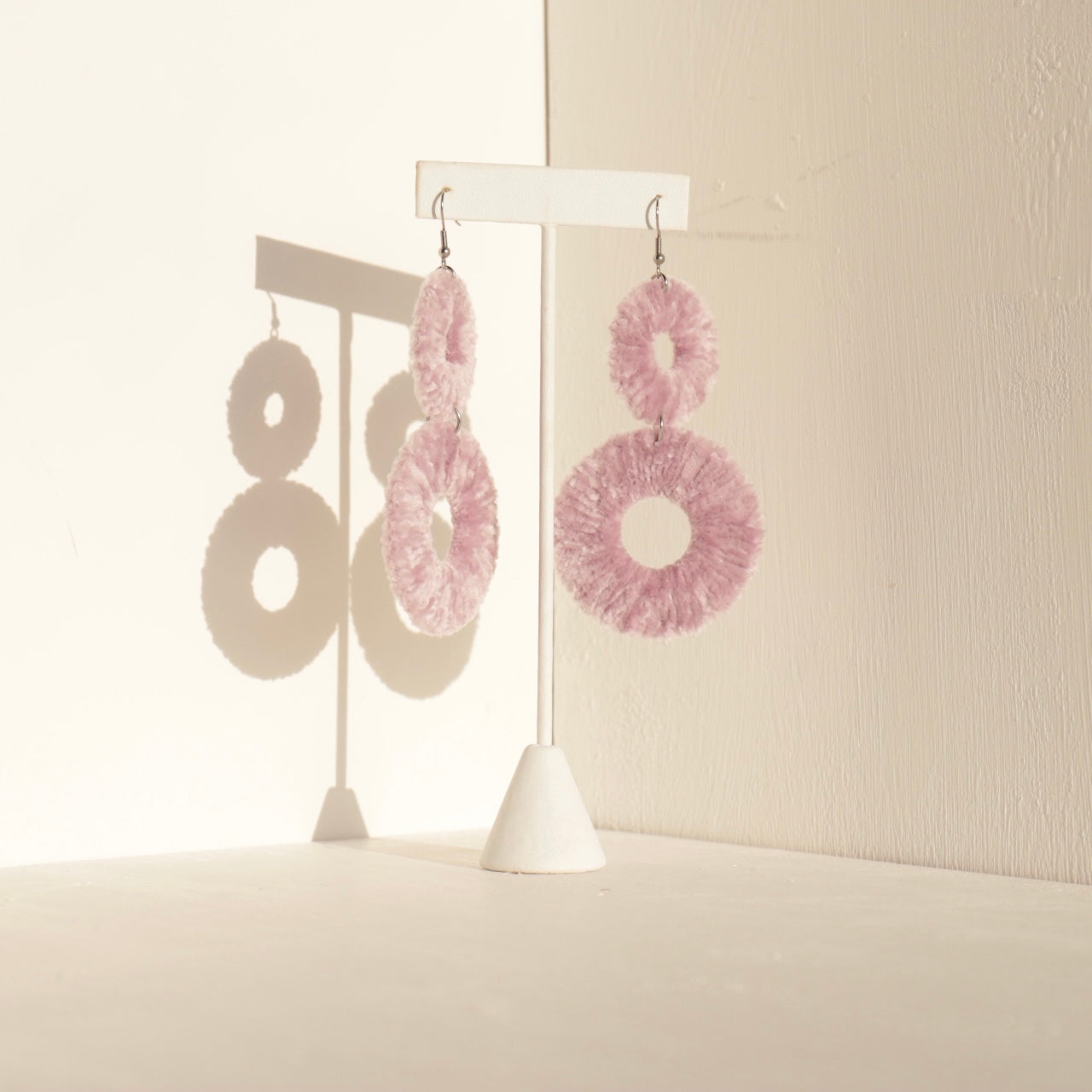 OlaNti Velvet Kaarlo statement earrings – handcrafted double-circle velvet earrings with a plush, textured finish.