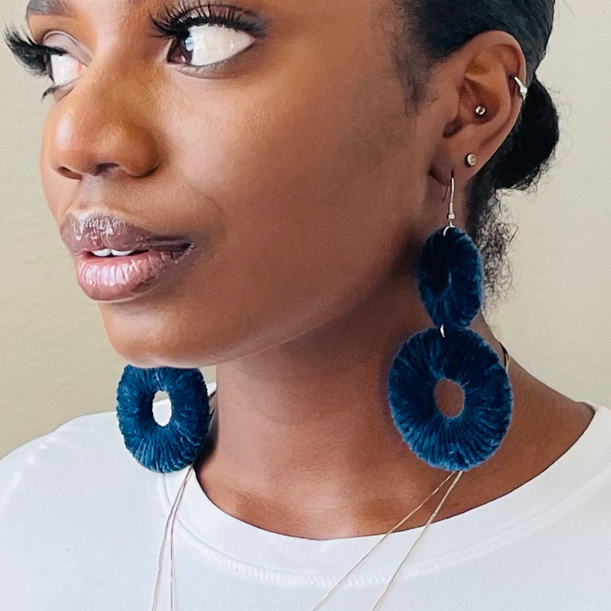OlaNti Velvet Kaarlo statement earrings – handcrafted double-circle velvet earrings with a plush, textured finish. Navy